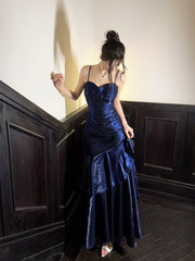 Vestido de fiesta azul marino de sirena con tirantes finos 