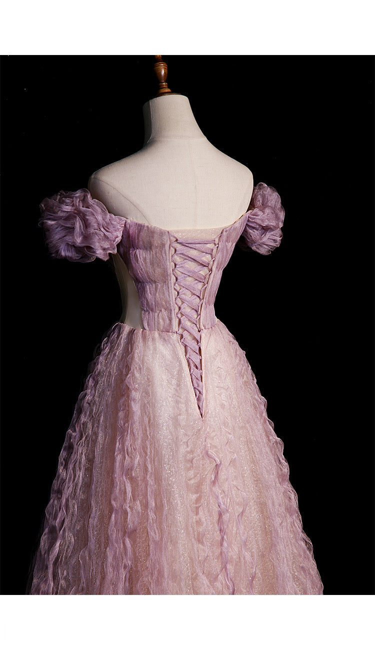 Vestido de fiesta largo de tul rosa con hombros descubiertos y flores 