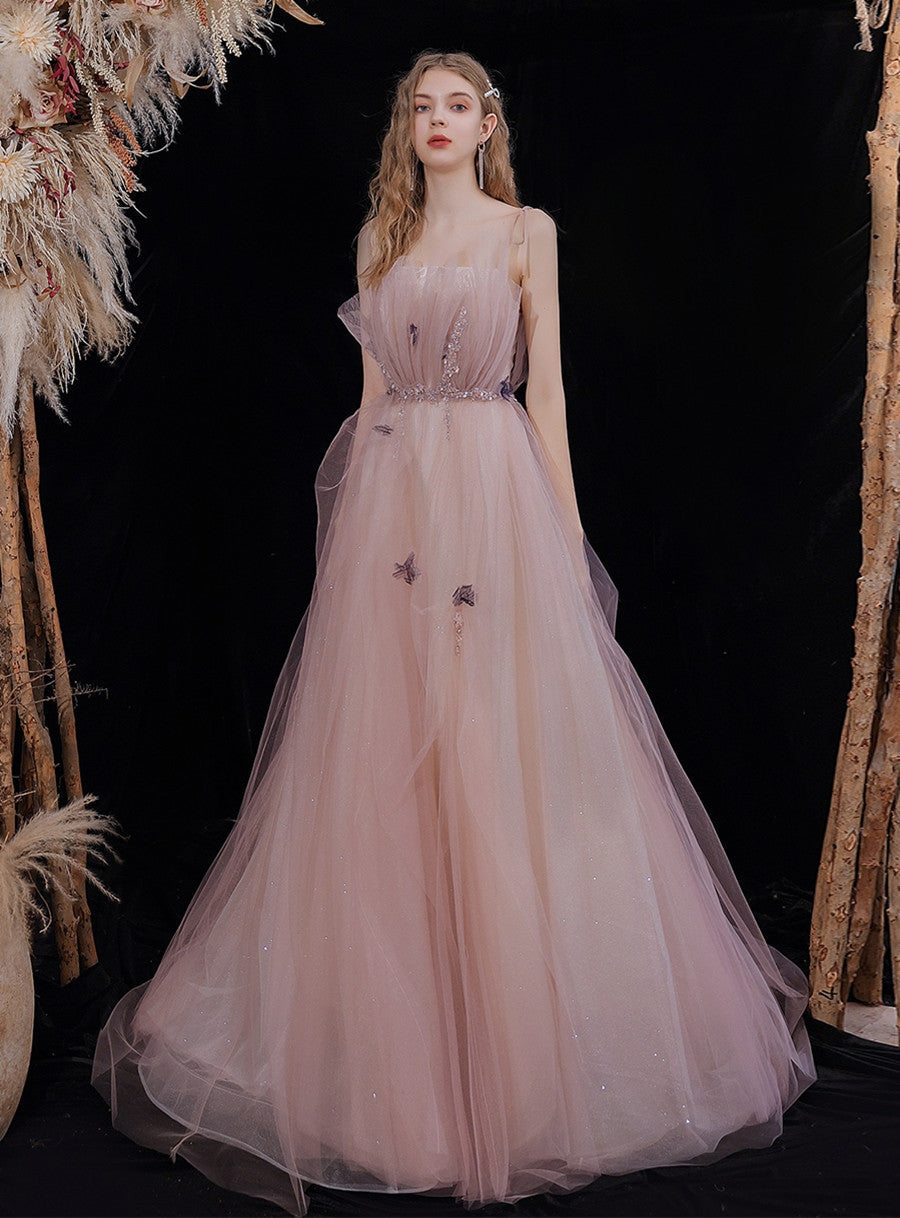 Vestido formal largo con tirantes finos de tul rosa y cuentas 
