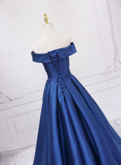 Vestido de fiesta de satén azul con hombros descubiertos, corte A y largo hasta el suelo 