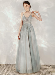 Vestido de fiesta largo de tul con tirantes y cuentas en forma de A 