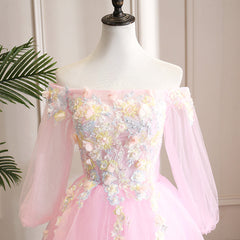 Lindo vestido rosa de fiesta para dulces 16 con flores 
