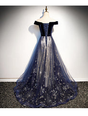 Vestido de fiesta de terciopelo y tul con hombros descubiertos y estampado floral azul marino 