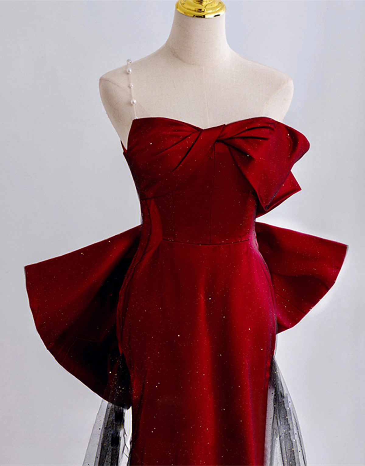 Elegante vestido de fiesta largo de satén rojo vino y negro 