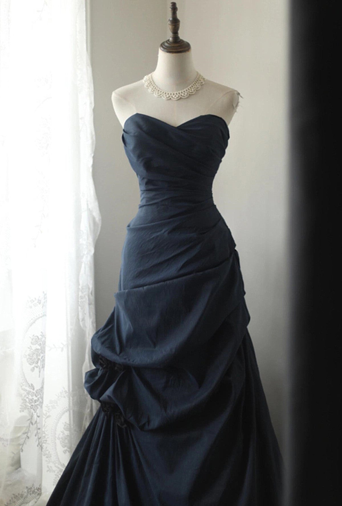 Navy Blue Sweetheart Style Taffeta Long Prom Dress