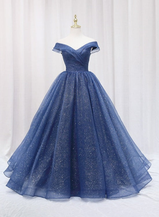 Vestido de fiesta azul marino de tul brillante con hombros descubiertos y largo hasta el suelo 