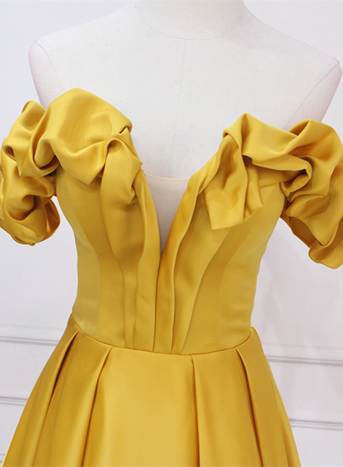 Gold Satin A-line Sweetheart Long Junior Prom Dress