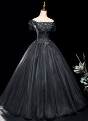 Vestido de fiesta de tul negro con hombros descubiertos y apliques de encaje 