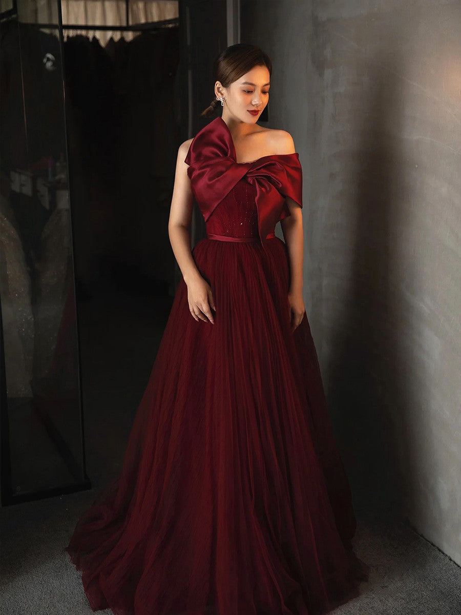 Vestido de fiesta sencillo de satén y tul color rojo vino con corte A