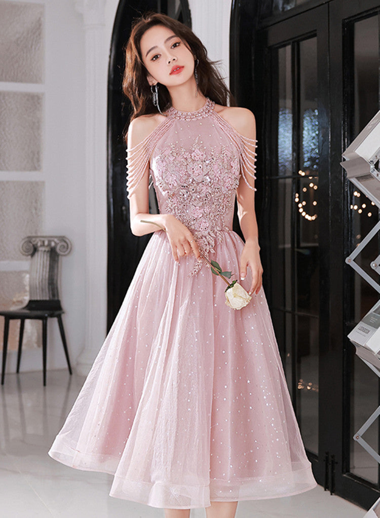 Vestido corto de tul con cuentas rosas para la fiesta de bienvenida 