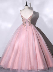 Vestido de fiesta rosa con escote en V y cuentas 