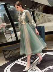 Vestido de fiesta verde floral de manga larga y largo hasta la rodilla 