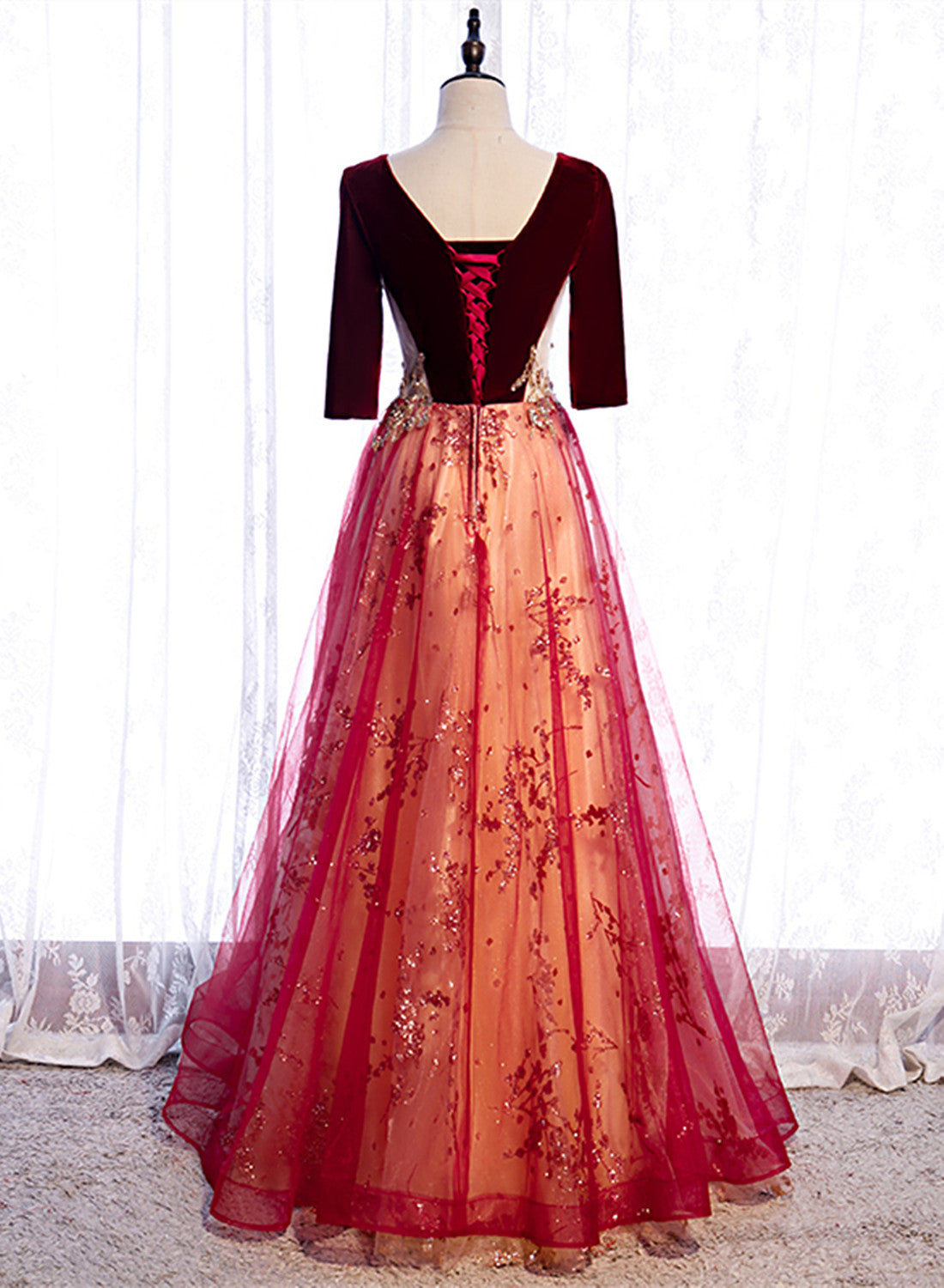 Vestido de fiesta largo de terciopelo rojo vino con mangas 1/2 y encaje 