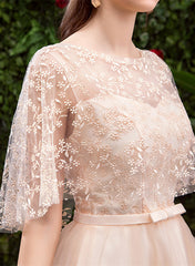 Vestido de fiesta corto de tul con encaje color champán claro 