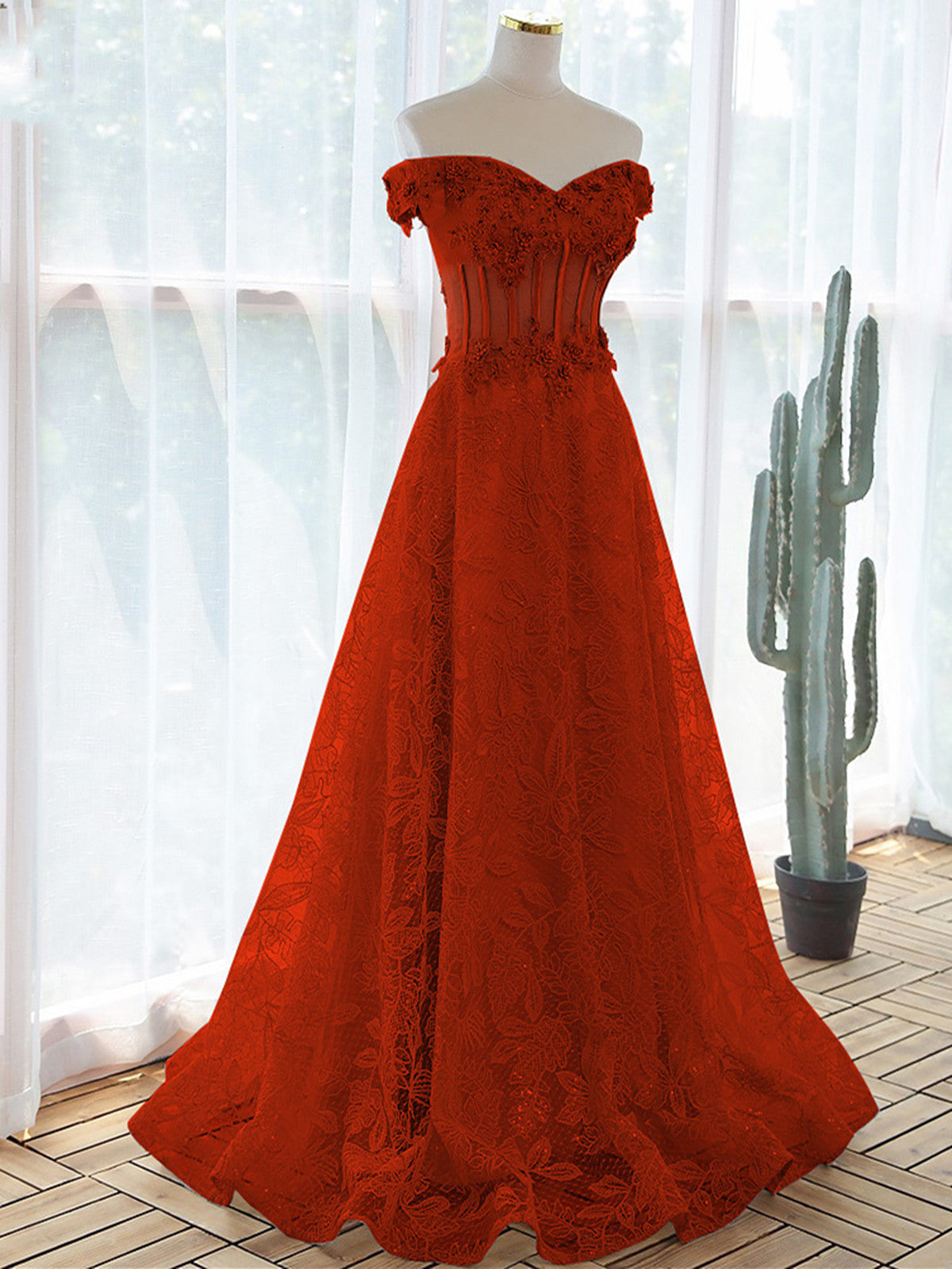 Vestido de fiesta rojo con flores y encaje, corte A y hombros descubiertos 