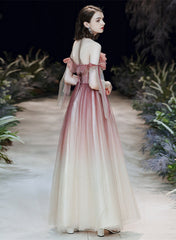 Vestido de fiesta rosa con escote en forma de corazón y hombros descubiertos 