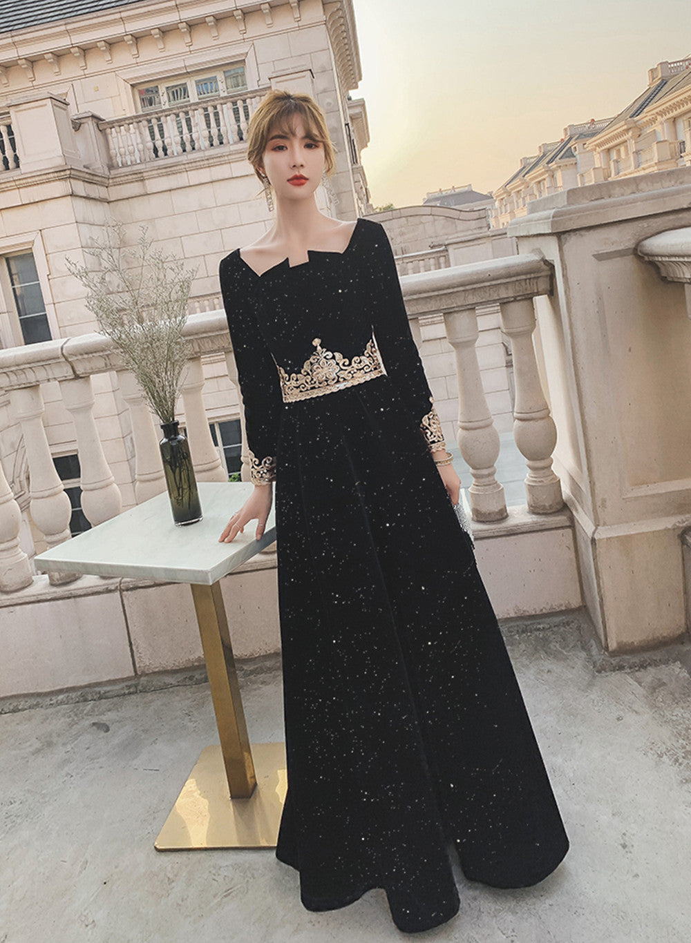 Black Long Sleeves Velvet A-line Formal Dress
