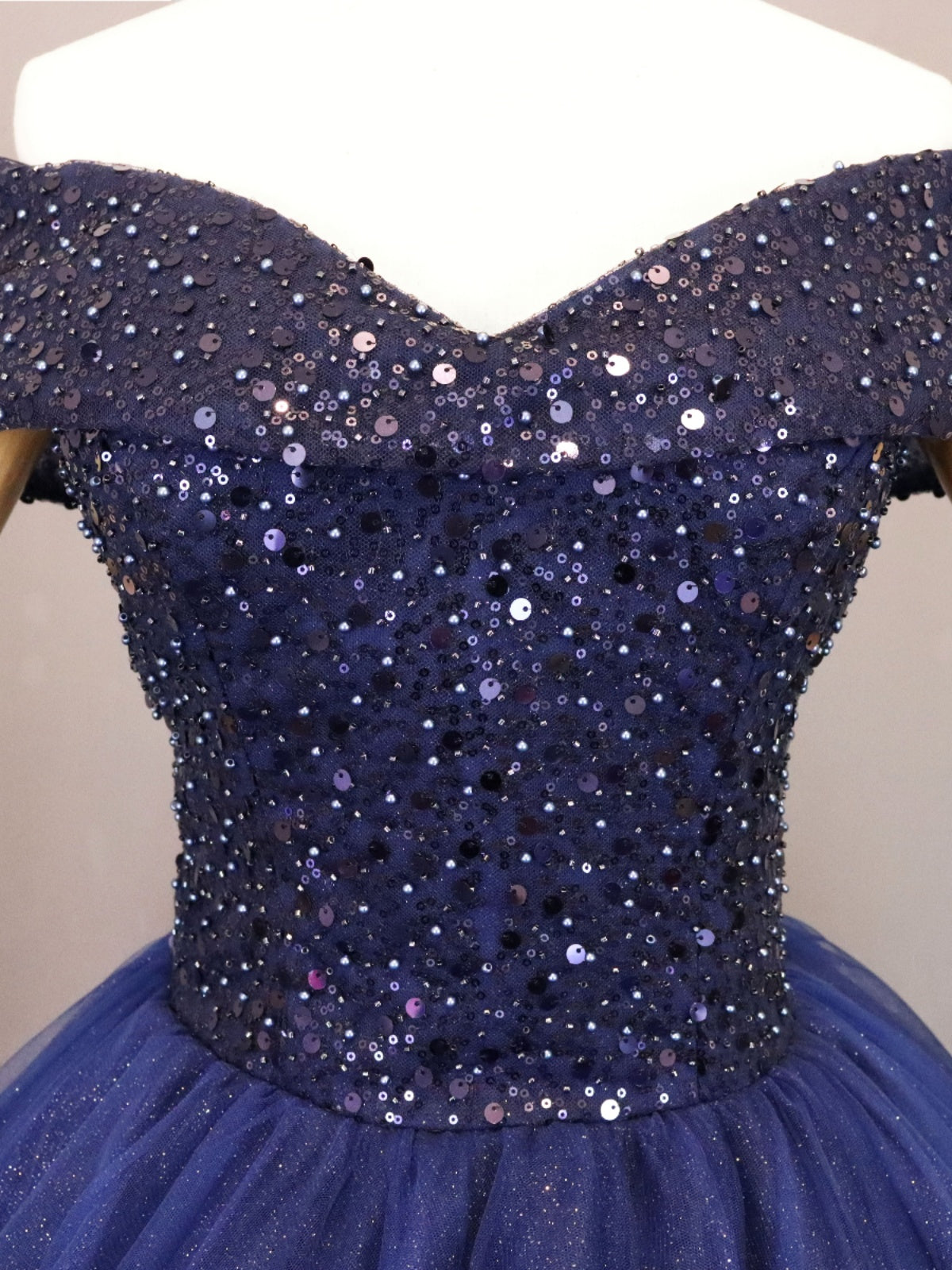Vestido de fiesta de tul azul marino con cuentas para quinceañeras 