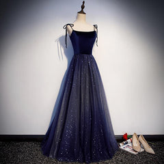 Hermoso vestido de fiesta largo de terciopelo con tirantes de tul azul marino 