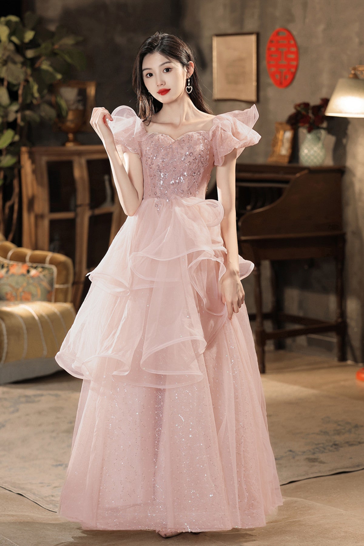 Vestido de fiesta largo de tul rosa brillante con hombros descubiertos 