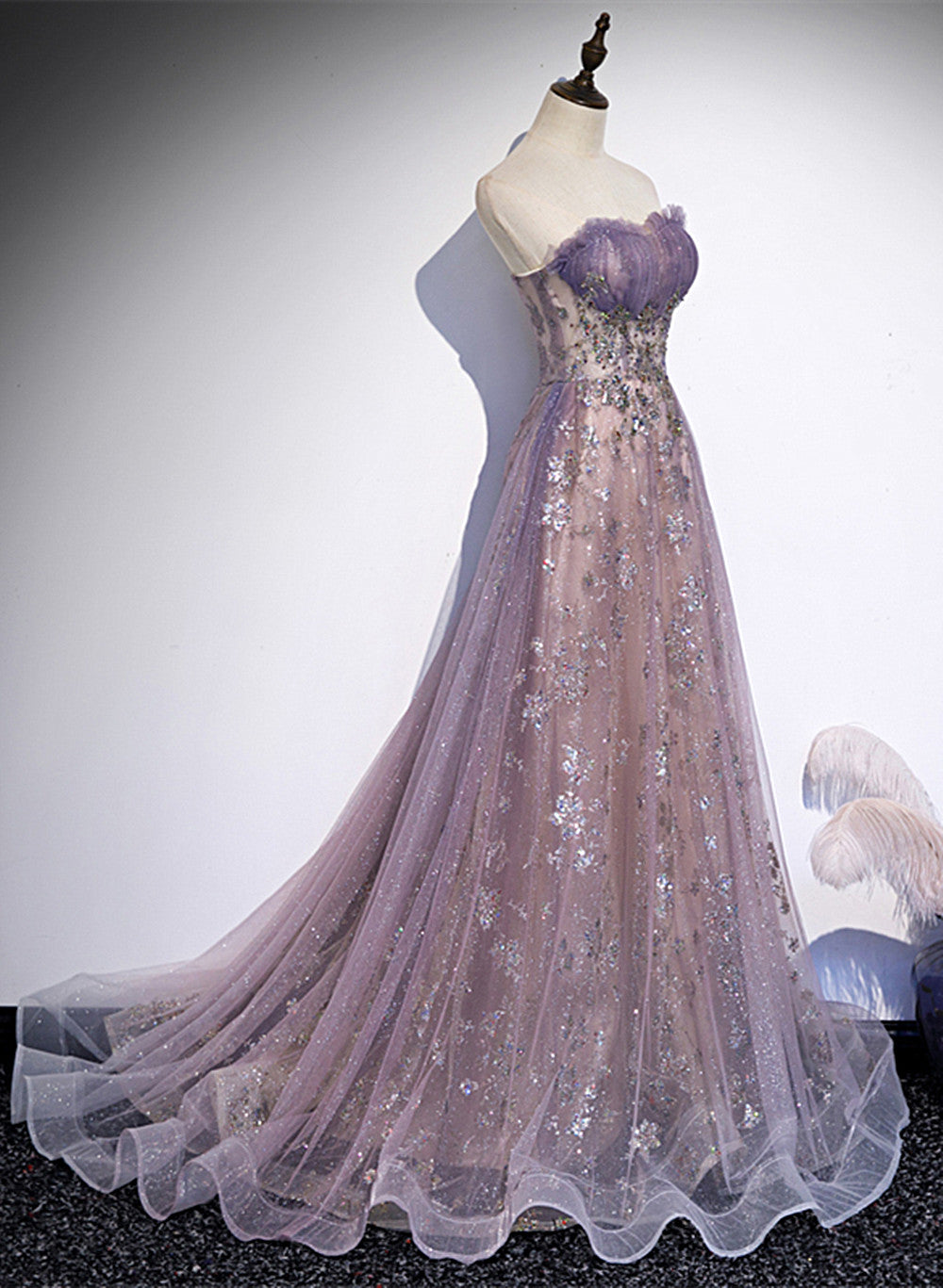 Vestido de fiesta largo hasta el suelo con corte A de tul morado claro y encaje 