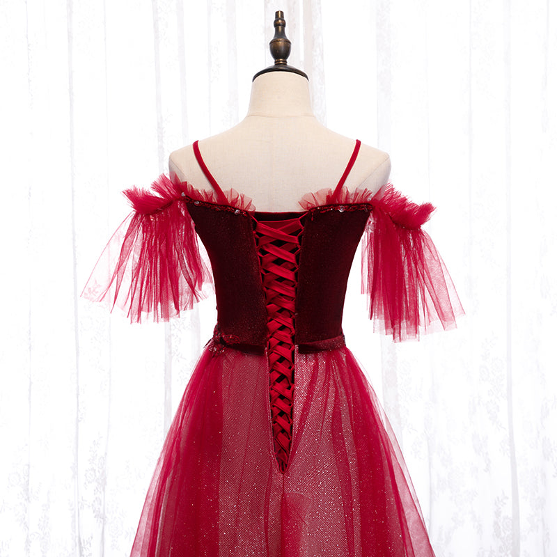Vestido de fiesta de terciopelo y tul rojo vino con hombros descubiertos 