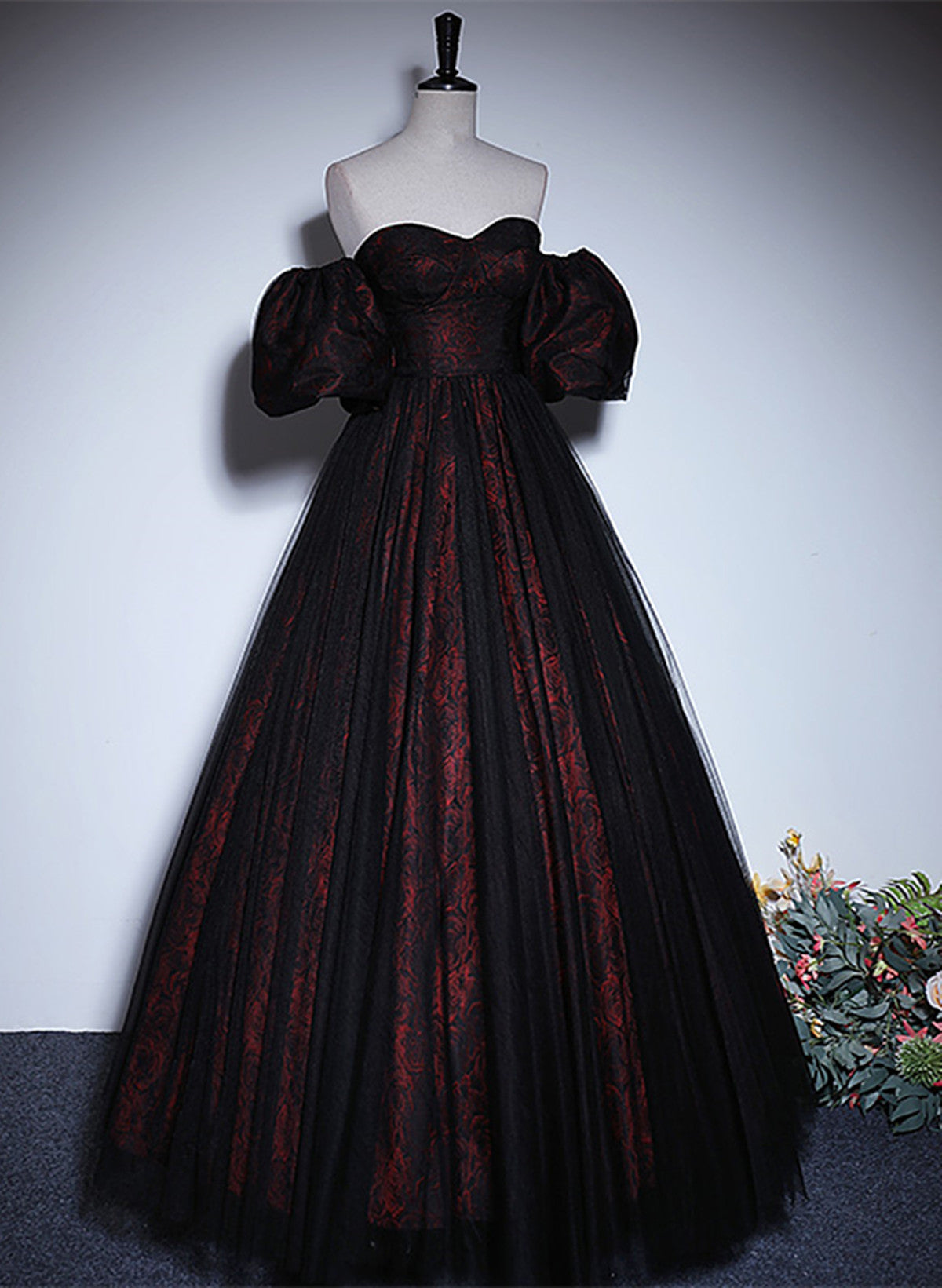 A-line Black and Red Lace Sweetheart Evening Dress