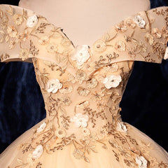 Vestido de fiesta de quinceañera con hombros descubiertos y flores de tul color champán 