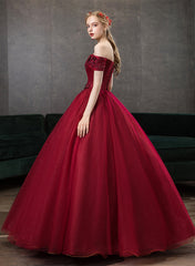 Vestido de fiesta rojo vino con escote en forma de corazón y hombros descubiertos 