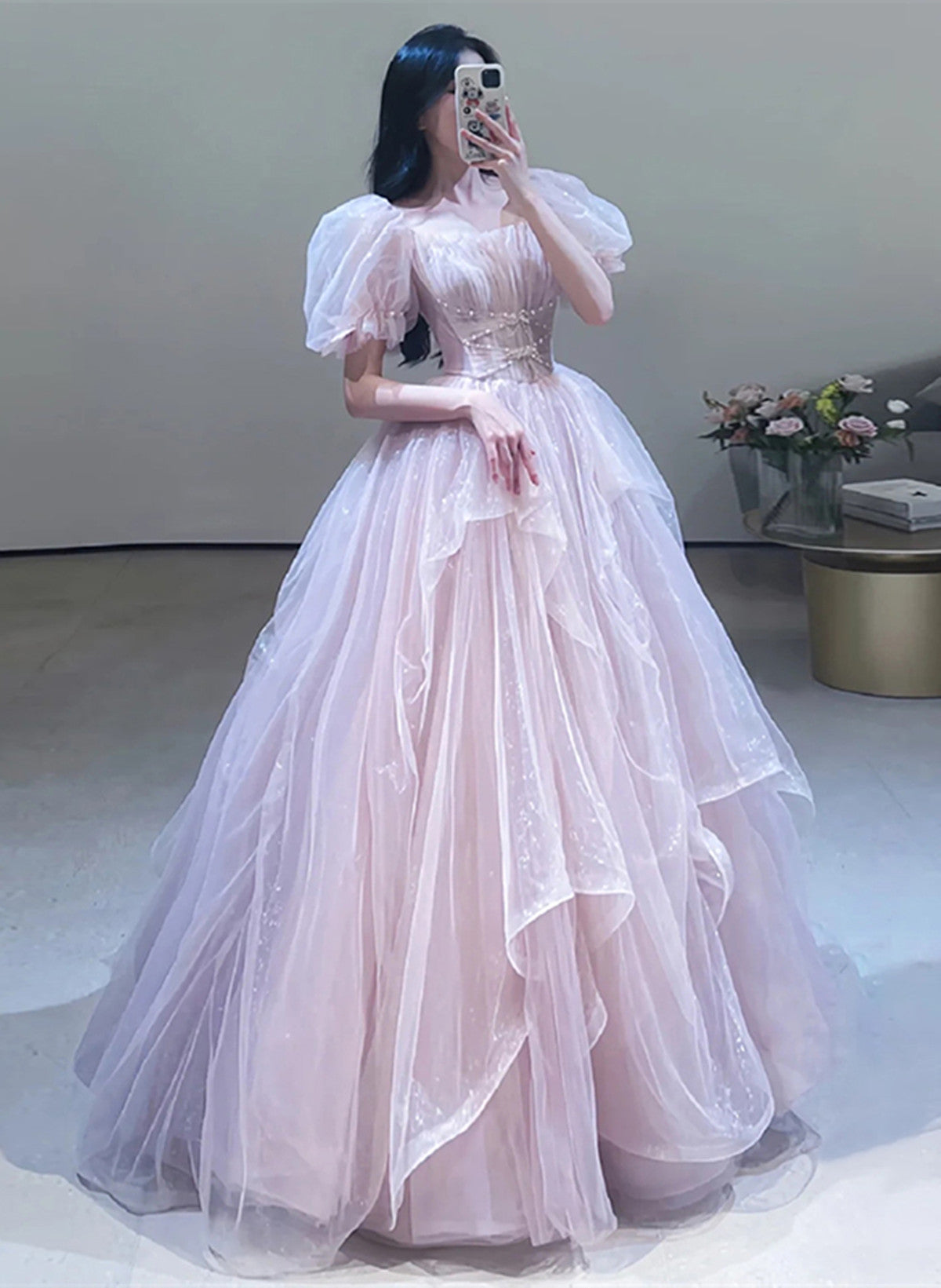 Vestido de fiesta rosa con escote en forma de corazón, de tul y cuentas, con hombros descubiertos 