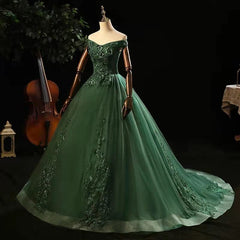 Vestido de fiesta largo de tul verde con apliques de encaje 