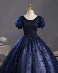 Vestido de fiesta azul marino con escote redondo y mangas cortas 
