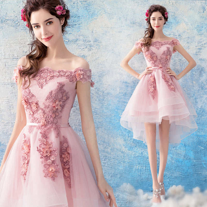 Vestido de fiesta elegante rosa con hombros descubiertos y apliques de encaje 