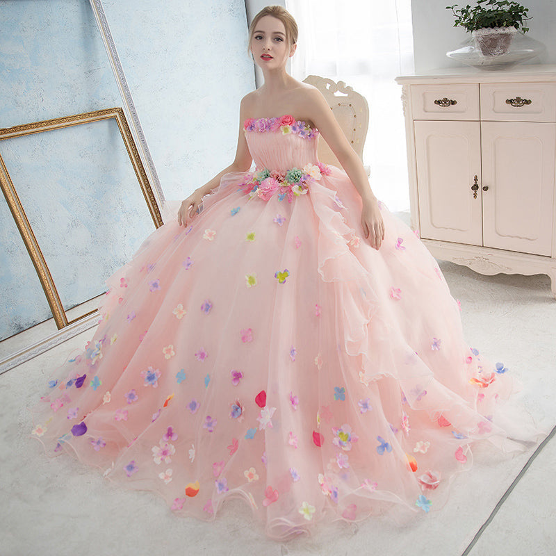 Vestido de fiesta de quinceañera con organza y flores rosas 
