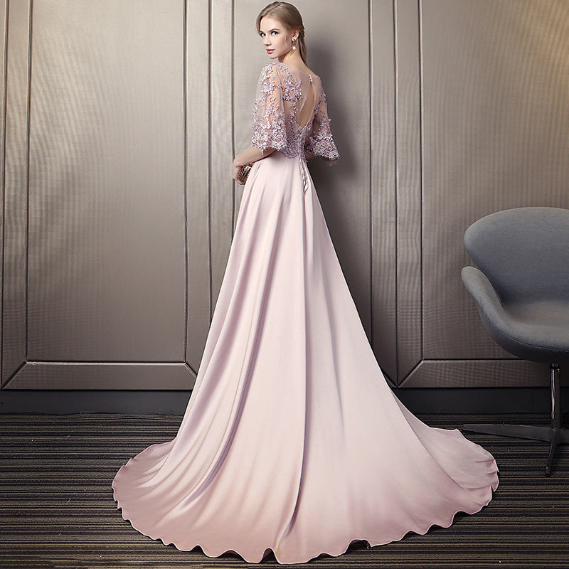 Vestido de fiesta largo de satén suave rosa con top de encaje 