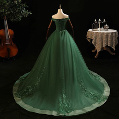 Vestido de fiesta largo de tul verde con apliques de encaje 
