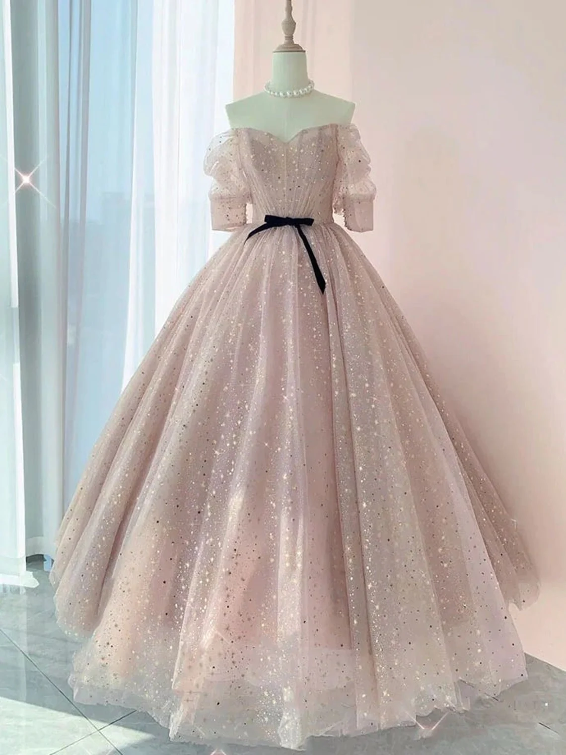 Pink Sweetheart-Neck Tulle Lace Half-Sleeve Prom Dresses