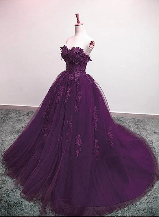Vestido formal con encantador vestido de fiesta de tul morado con escote en forma de corazón y apliques de encaje 