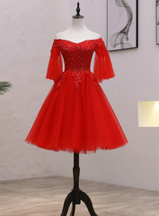 Vestido de fiesta rojo de tul con escote en forma de corazón, encaje y cuentas 