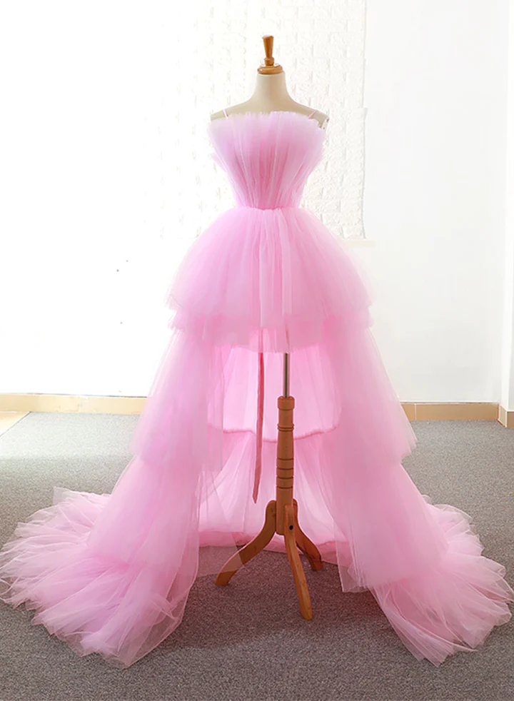 Vestido de regreso a casa con capas altas y bajas de tul rosa 