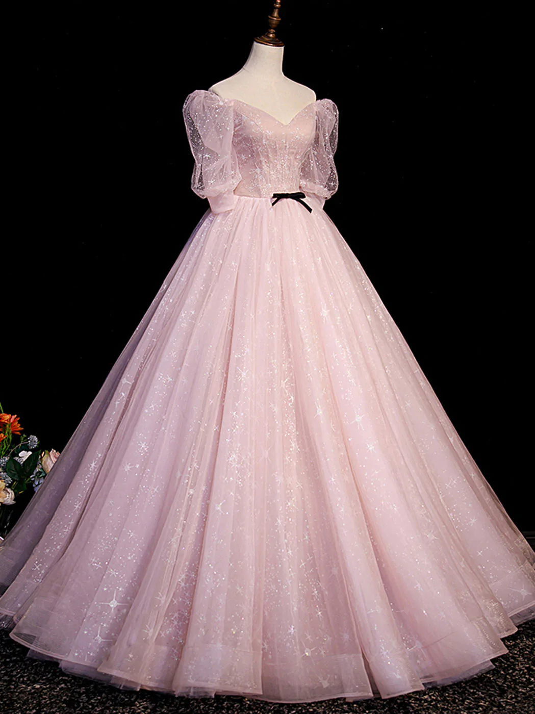 Vestido largo formal de tul rosa con mangas cortas 