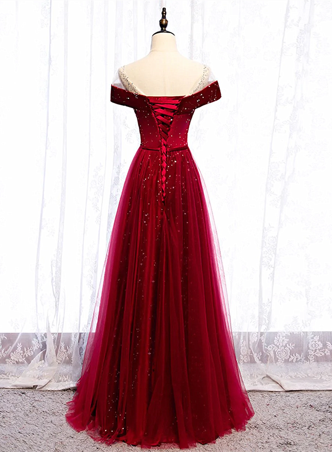 Vestido de fiesta largo de terciopelo y tul rojo vino 