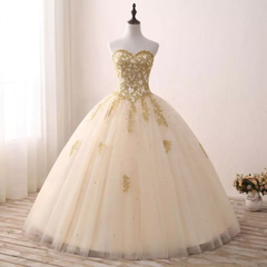Hermoso vestido de fiesta color champán claro 