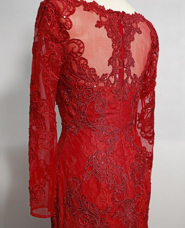 Hermoso vestido de noche de sirena con mangas largas y encaje rojo 