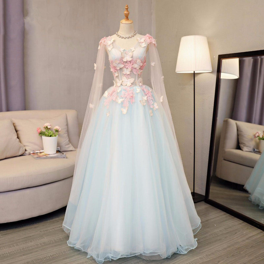 Precioso vestido formal azul claro de corte A hasta el suelo 