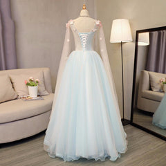 Precioso vestido formal azul claro de corte A hasta el suelo 