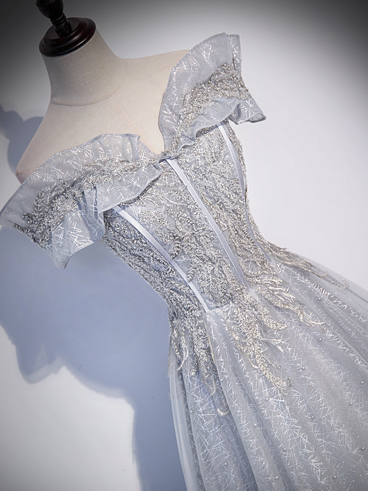 Vestido de fiesta con hombros descubiertos de tul brillante gris plateado 