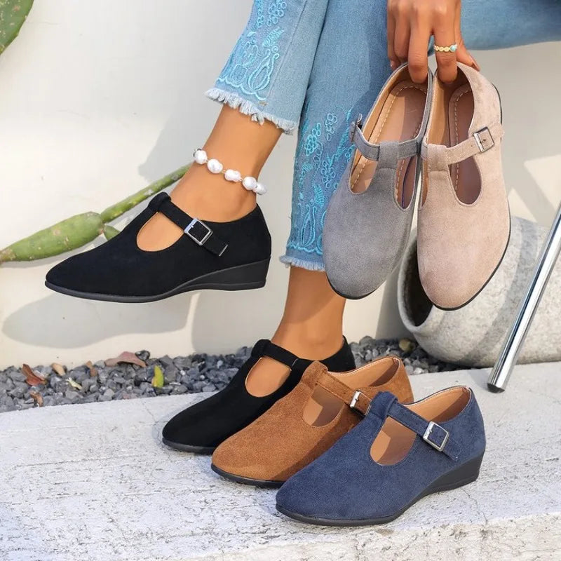 Autumn Large Size Retro Pointed Toe Leather Shoes Soft Leather Low Heel Casual Mary Jane Shoes Comfortable Footwear