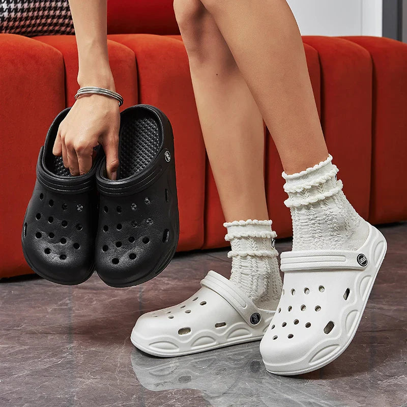 Comfortable Clogs Slippers Lightweight Anti Slip Beach Sandals Woman White EVA Waterproof Garden Shoes