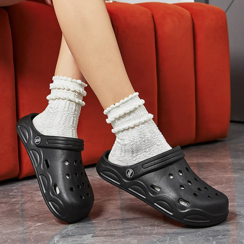 Comfortable Clogs Slippers Lightweight Anti Slip Beach Sandals Woman White EVA Waterproof Garden Shoes